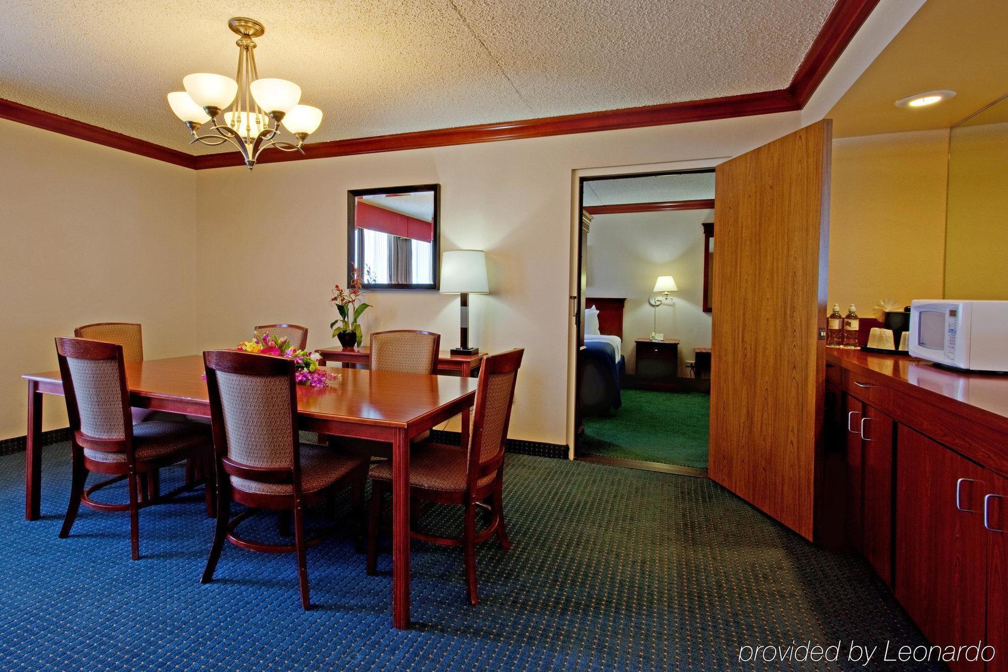 Holiday Inn La Mirada Buena Park By Ihg Bilik gambar